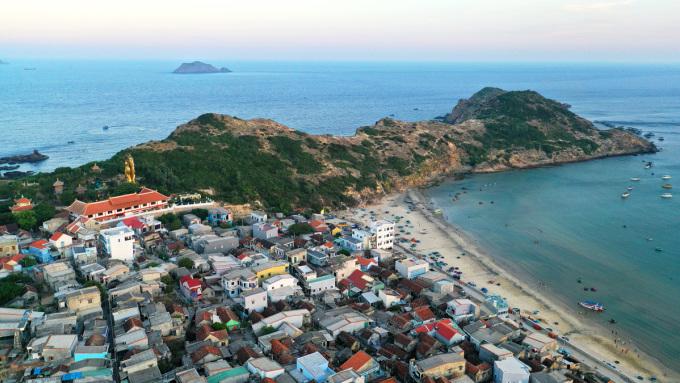 khi-den-quy-nhon-vao-mua-he-can-chu-y-nhung-dieu-sau-day-de-co-mot-chuyen-du-lich-thu-vi-va-an-toan-93